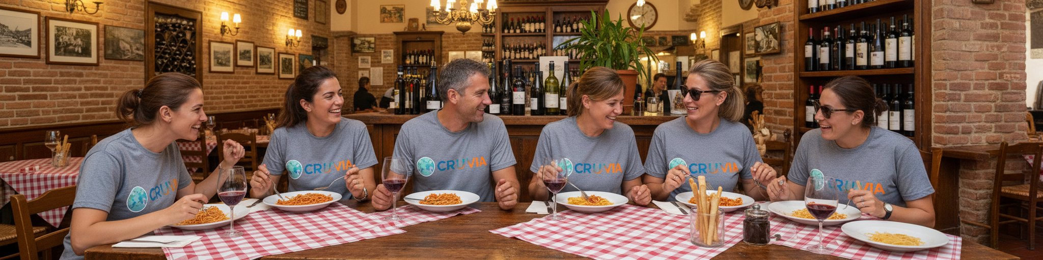 Gruppo Cruvai che mangia insieme durante la crociera
